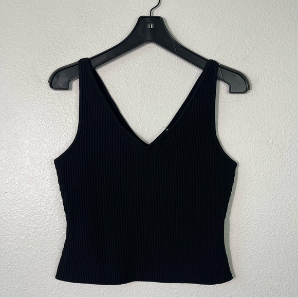 NWT Aritzia Babaton Sculpt Knit V-Neck Black Tank Size Large - Picture 2 of 7